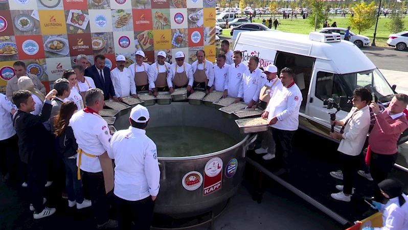 Büyükşehir’den 100’üncü Yıla Özel 1 Ton Mantı Dağıtımı