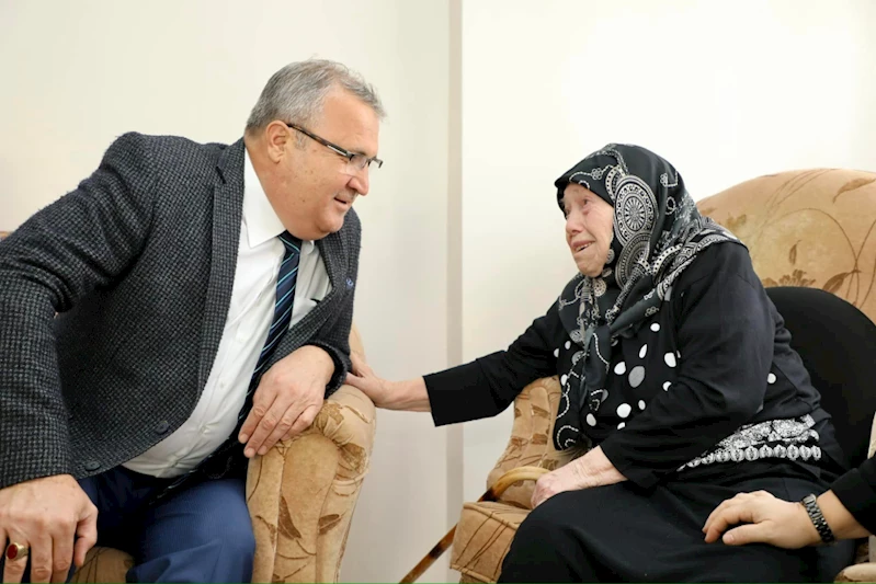 BAŞKAN ÇERÇİ ASIRLIK ÇINARI ZİYARET ETTİ