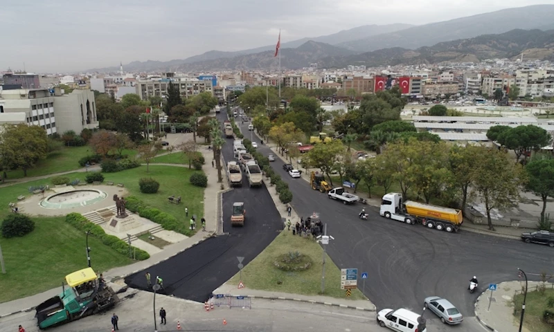 Büyükşehir’den Salihli’ye Sıcak Asfalt