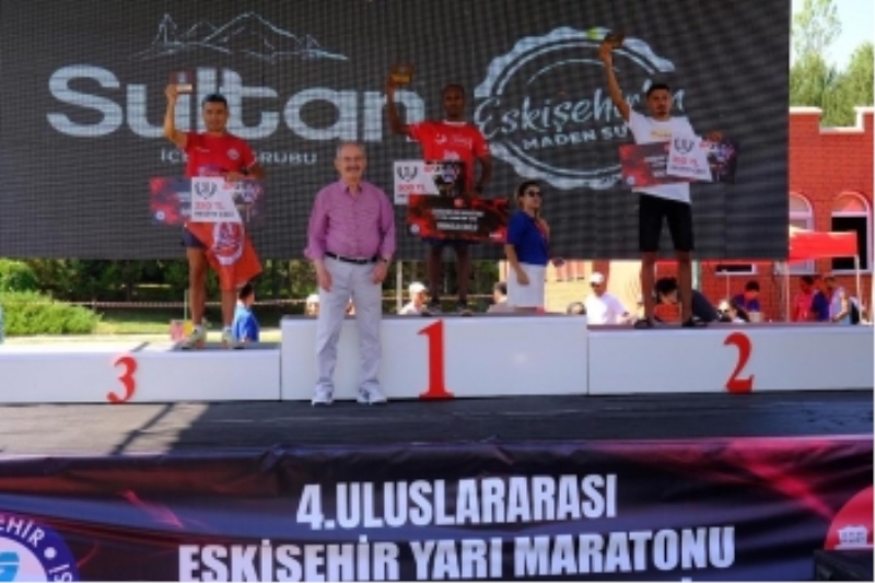 ESKİŞEHİR’DE 4. ULUSLARARASI YARI MARATON COŞKUSU