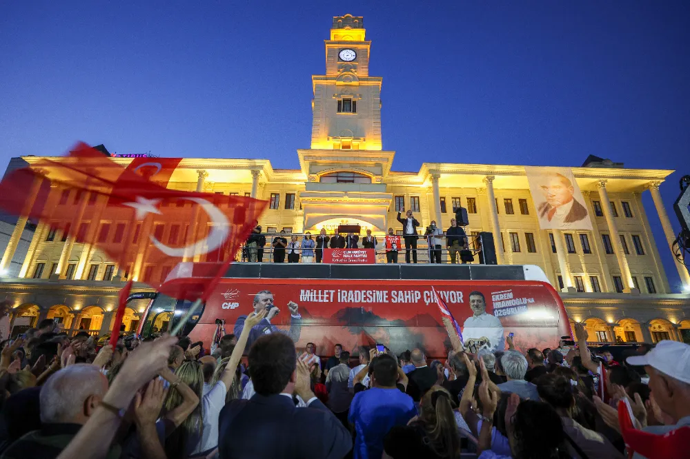 CHP Genel Başkanı Özgür Özel: “Ekrem Başkan’ın Bir Vesikalığına Yenileceksin” 